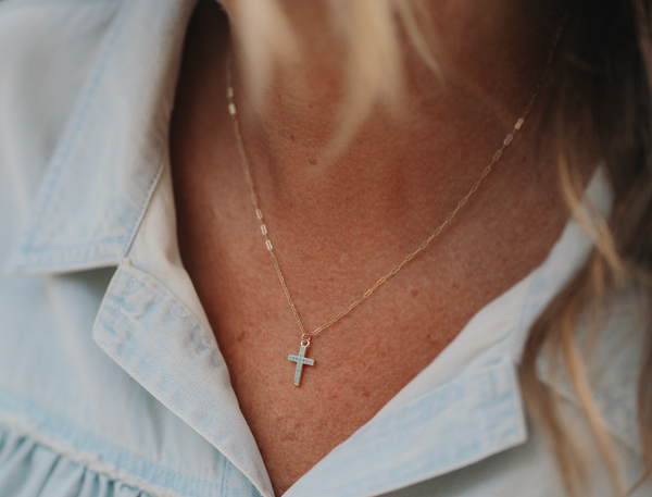 Stevie Cross Necklace: Silver