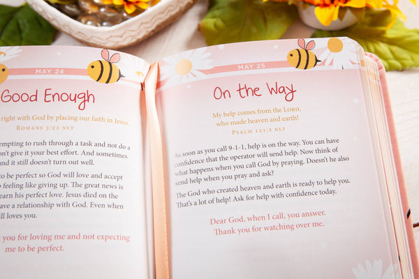Daily Strength for Girls (Daily Devotional, Ages 4-9)