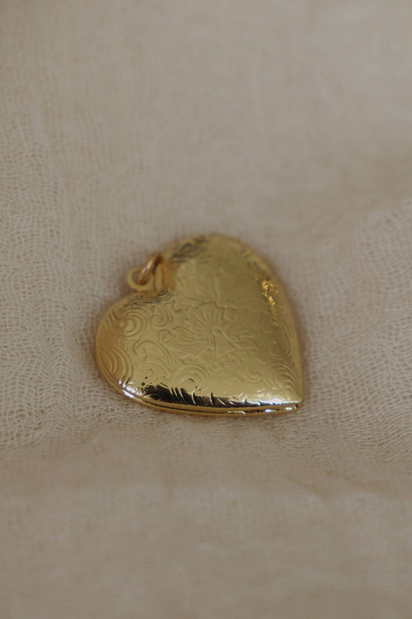 EMBOSSED HEART LOCKET: Yellow Gold