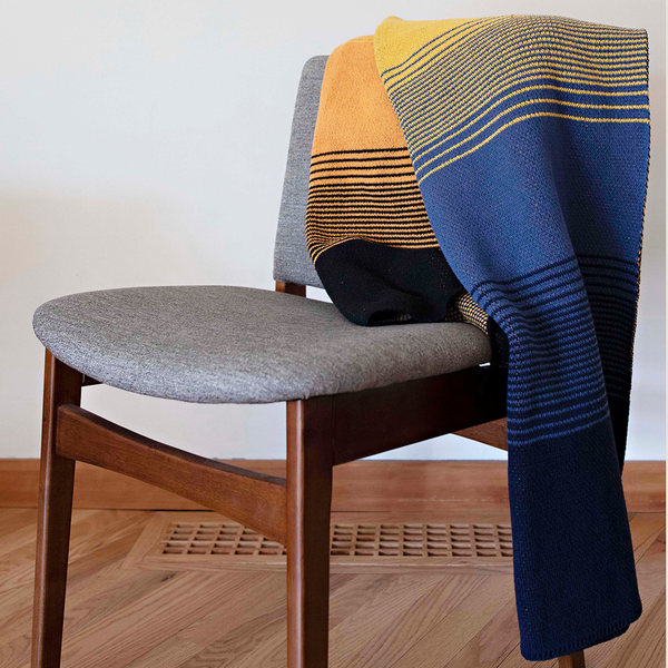 Sol Ombré Throw Blanket - Sunset-Inspired Gradient Decor