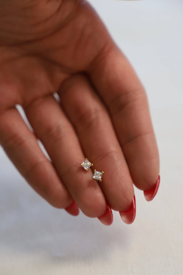 SQUARE CZ STUD: GOLD