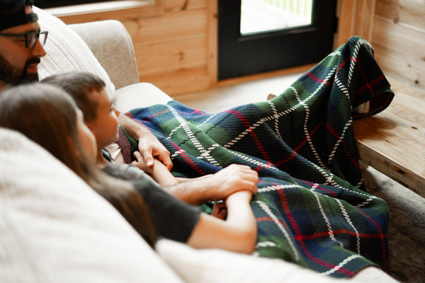 Duncan Throw - Christmas Plaid/Scottish/Scotland Blanket: Red/green/white / Standard: 50x60