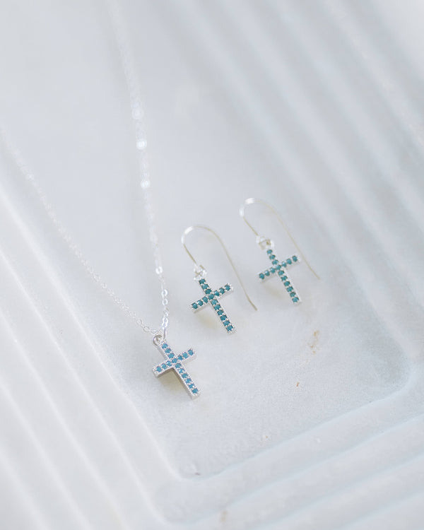 Stevie Cross Necklace: Silver