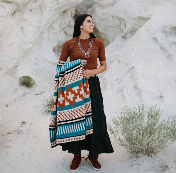 Seek & Swoon - Desert Dweller Throw