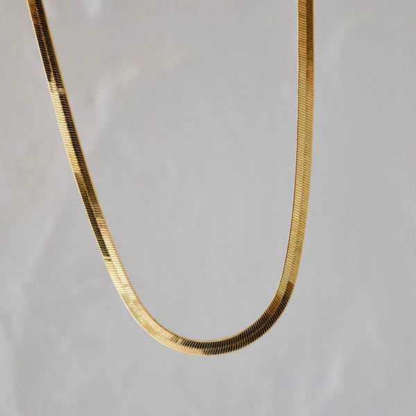 HERRINGBONE CHAIN NECKLACE: GOLD