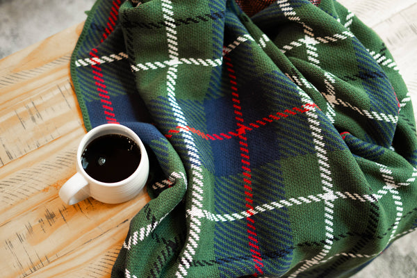 Duncan Throw - Christmas Plaid/Scottish/Scotland Blanket: Red/green/white / Standard: 50x60