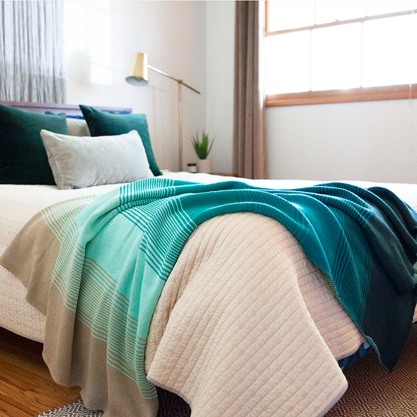 Turquoise Ombré Coastal Throw Blanket - Ocean-Inspired Gradient