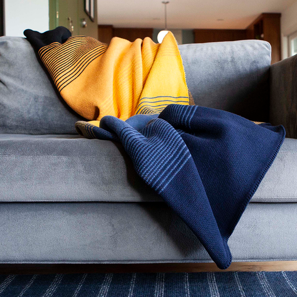 Sol Ombré Throw Blanket - Sunset-Inspired Gradient Decor