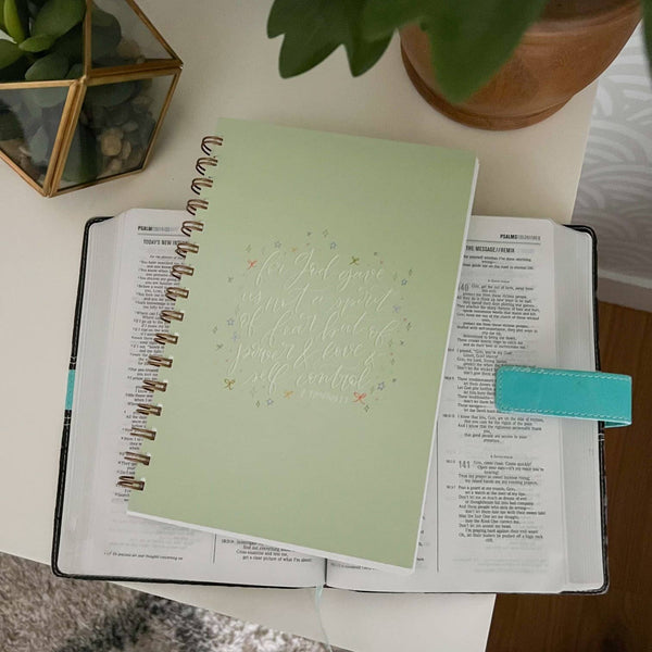 Bible study notebook | Bible journal | Christian notebook: Pink
