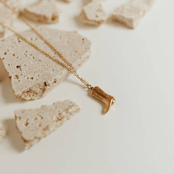Dolly Boot Necklace: 19"
