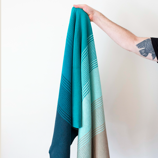 Turquoise Ombré Coastal Throw Blanket - Ocean-Inspired Gradient