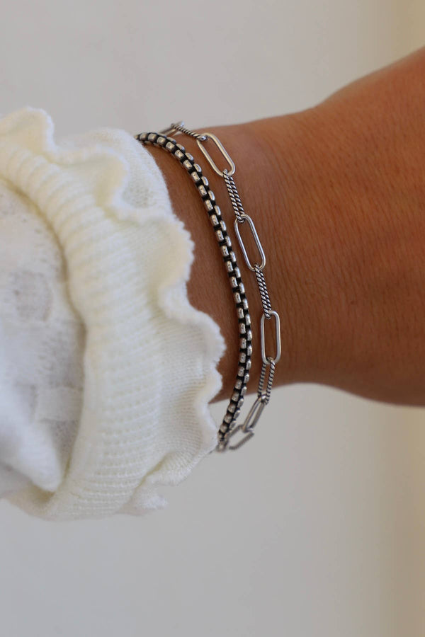 HOLLAND TWO TONE ROUND BOX CHAIN BRACELET: ANTIQUE SILVER