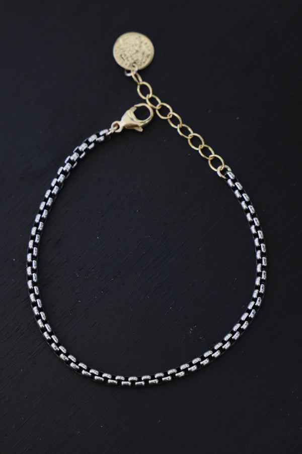 HOLLAND TWO TONE ROUND BOX CHAIN BRACELET: ANTIQUE SILVER