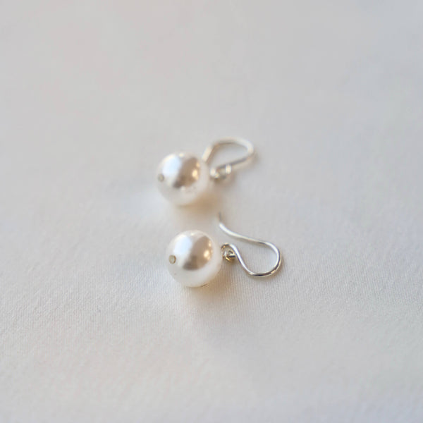 LARGE CLASSIC PEARL EARRING: GOLD