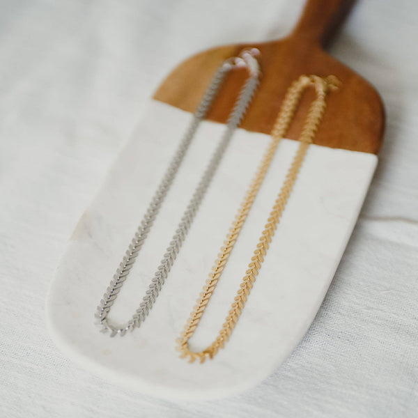 Laurel Necklace : Satin Rhodium Plated (silver)