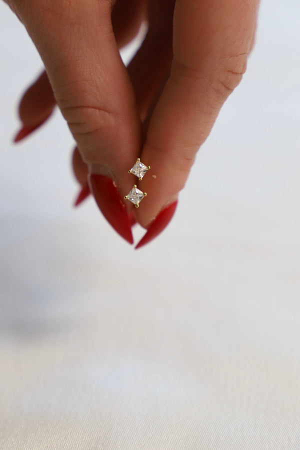 SQUARE CZ STUD: GOLD