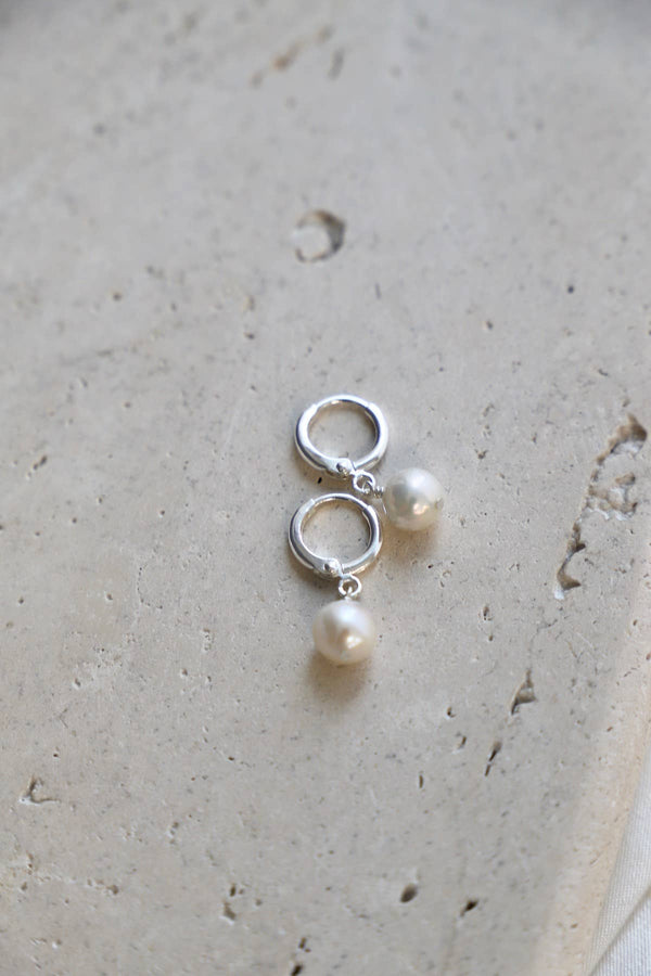 PALE PEARL HUGGIES: Silver