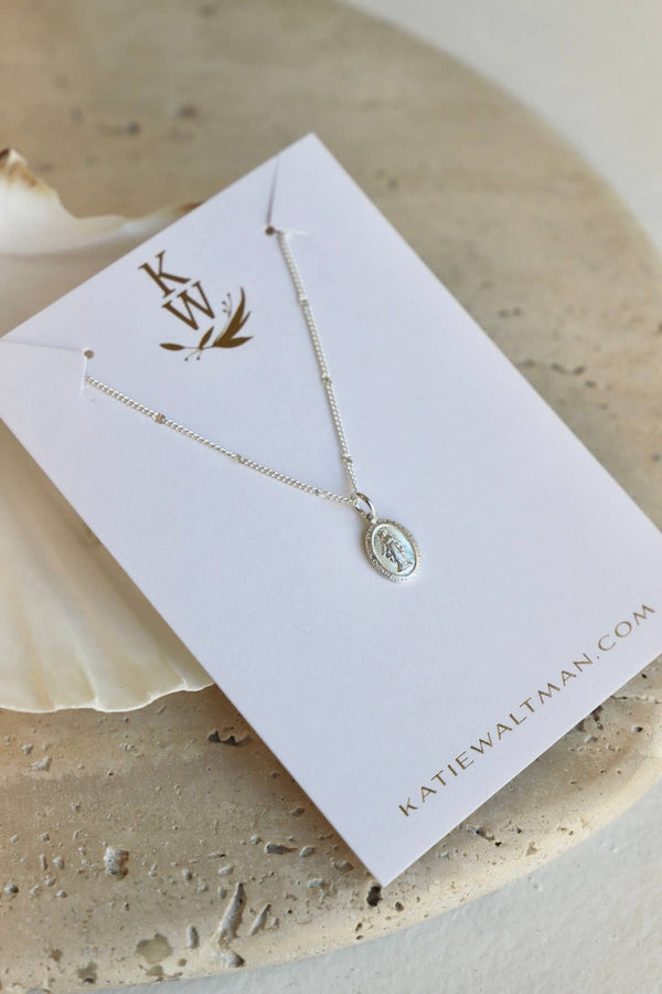 VIRGIN MARY MINI MEDALLION NECKLACE: Silver