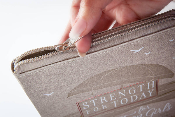 Strength for Today for Teen Girls (Daily Devotional)